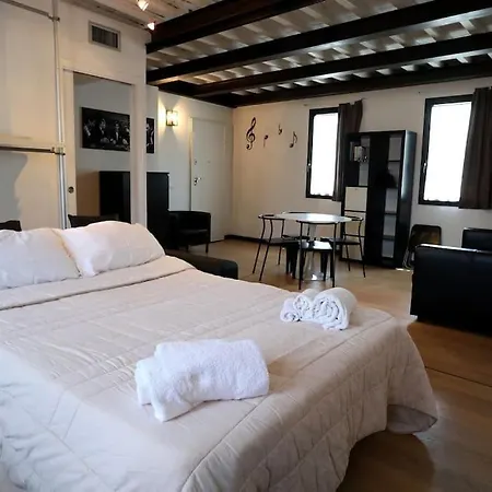 Apartment Loft Santa Chiara - Affitti Brevi Italia *